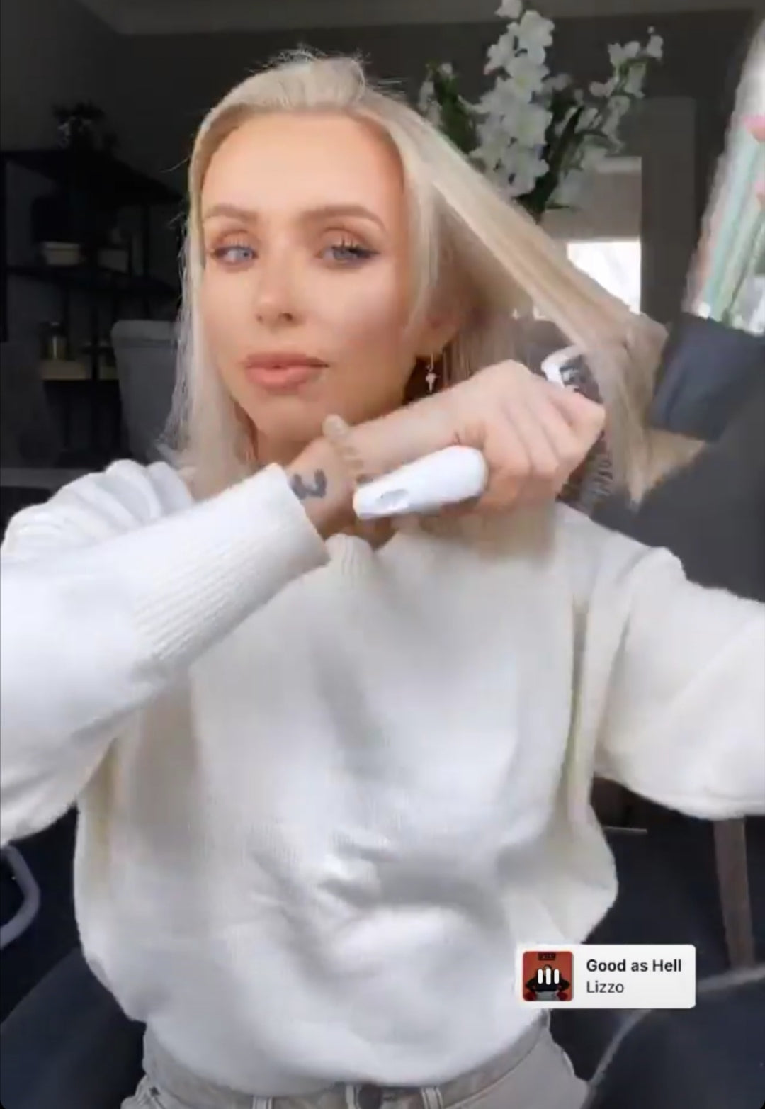 Check out how Rosie Connolly Quinn uses The Belle Brush to blowdry her hair!