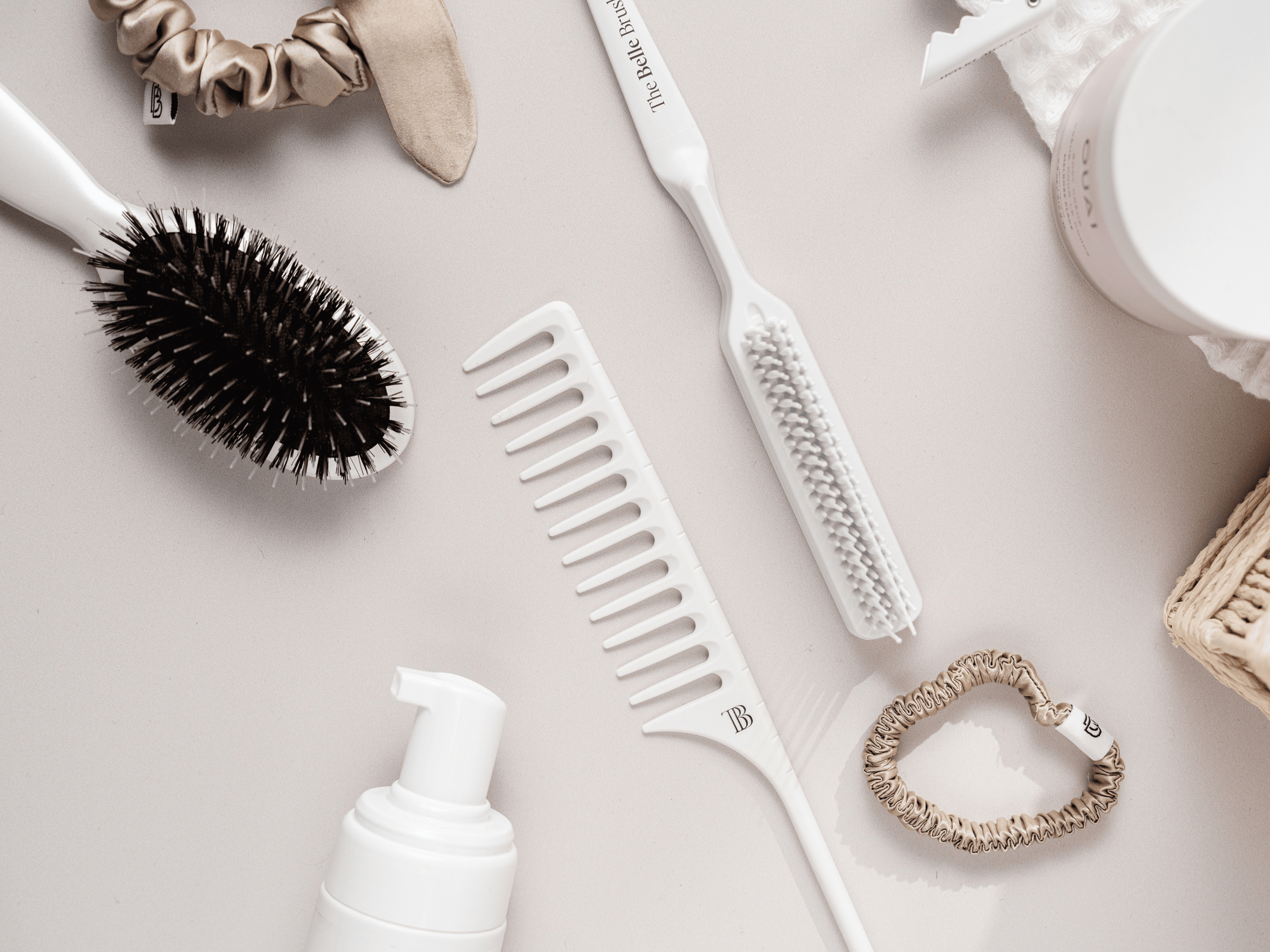 The Comb That Creates Hollywood Hair - The Wave Comb