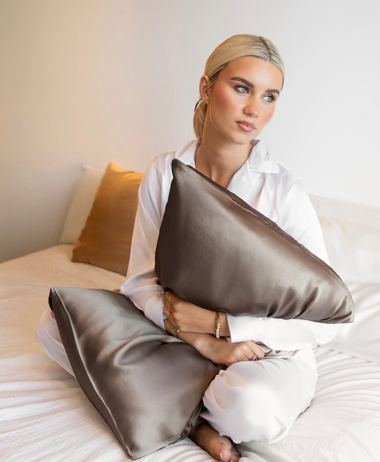 The Silk Pillowcase - Mocha